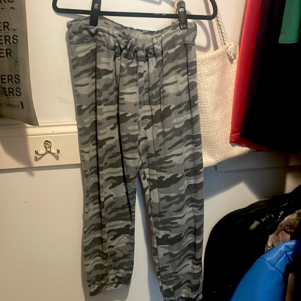 Camo Jac Parker Size Medium Sweatpants
